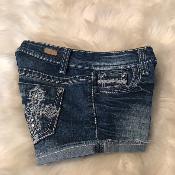 Super Cute denim shorts - Picture 4 of 4